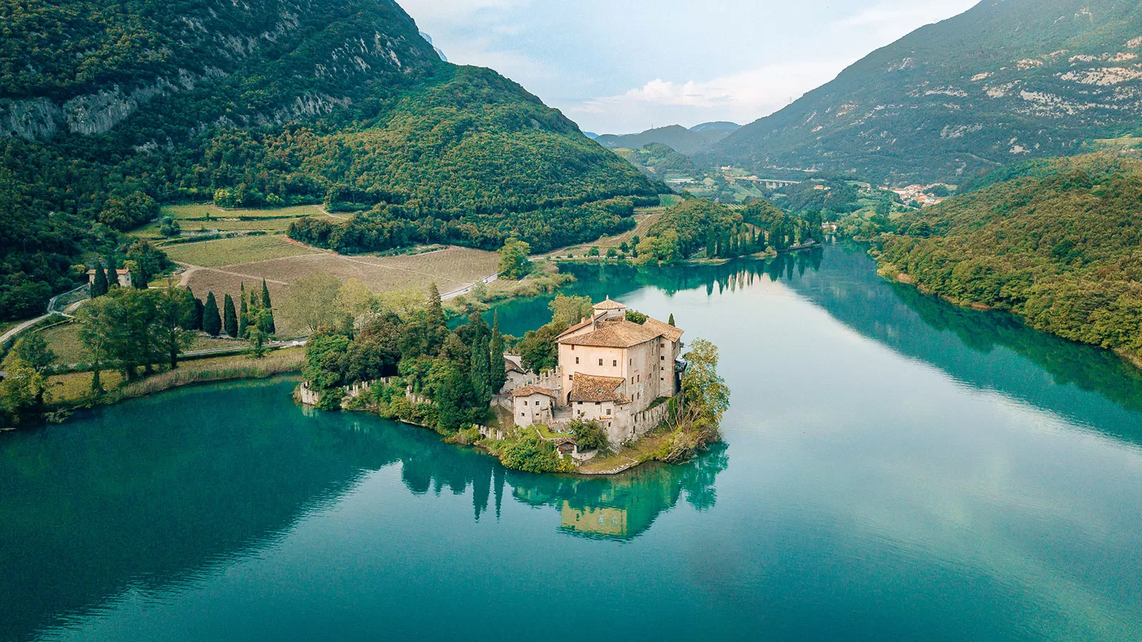 Best Time to Visit Italy - Summer weather in the mountains and lakes is milder