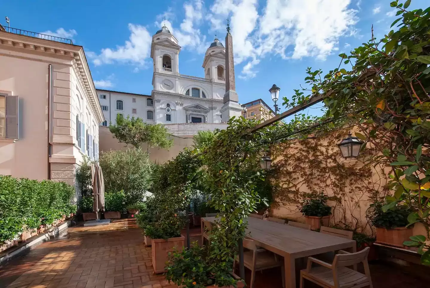 Best Hotels in Rome near Spanish Steps - Courtyard in Mirtillo apartment