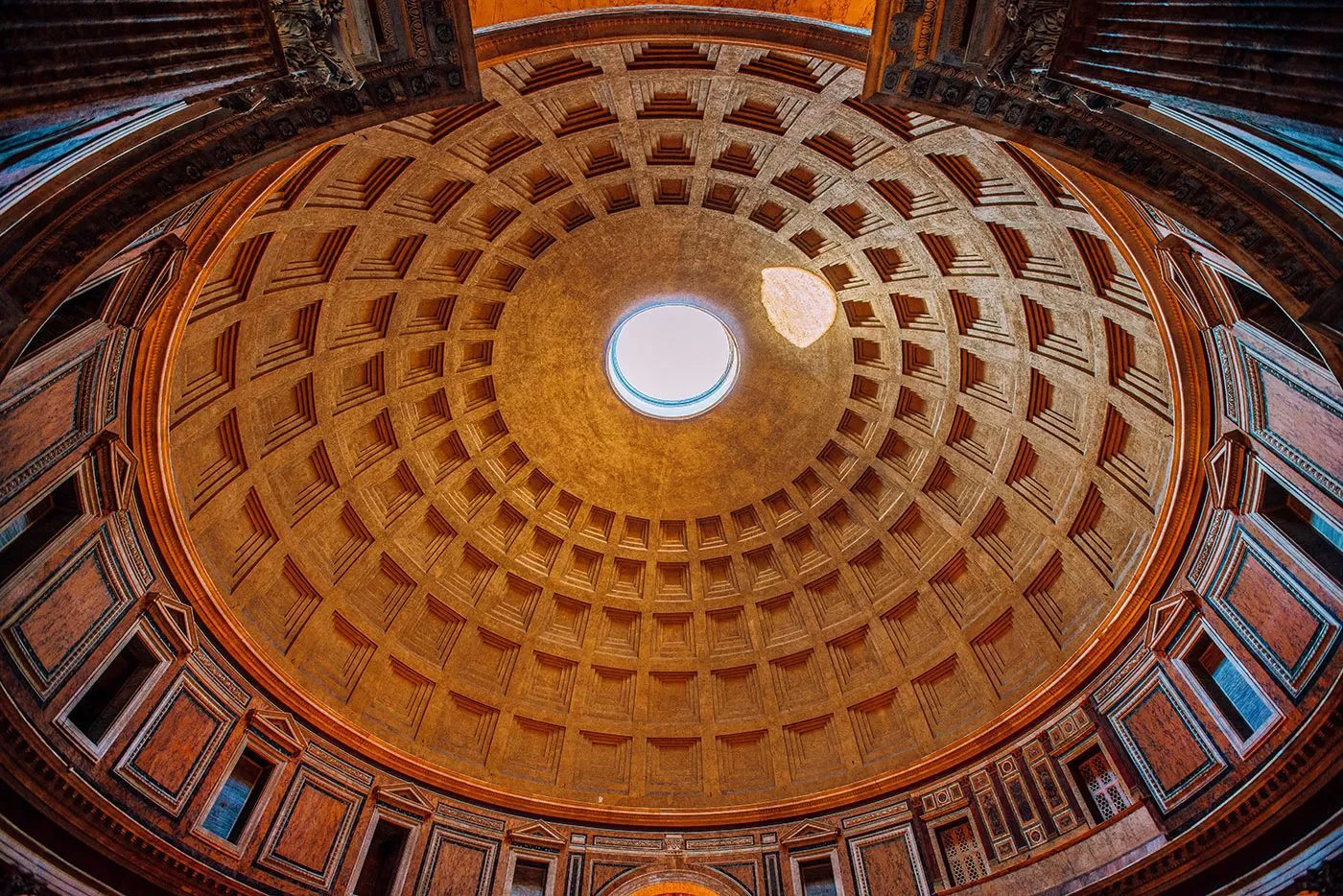 Hotels near the Pantheon Rome - Oculus inside the Pantheon