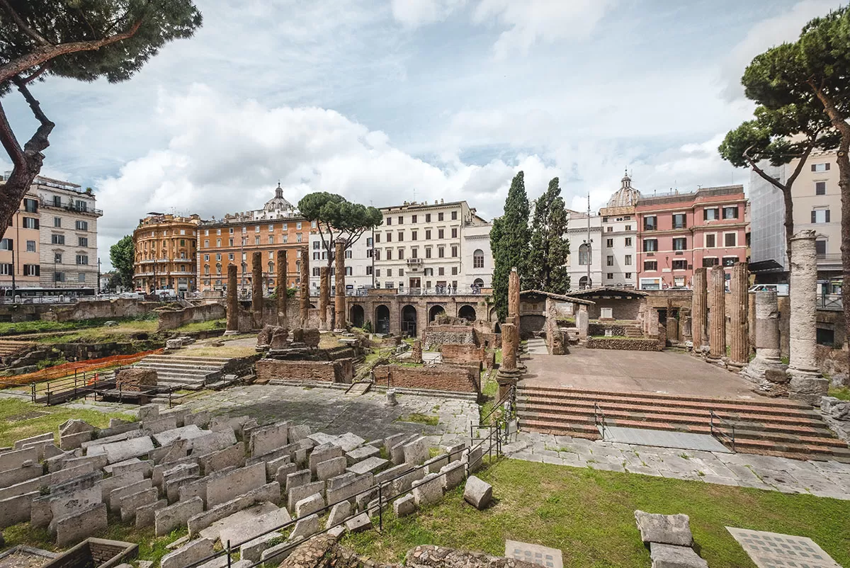 Unique things to do in Rome Italy - See where Julius Caesar was assassinated in Largo di Torre Argentina