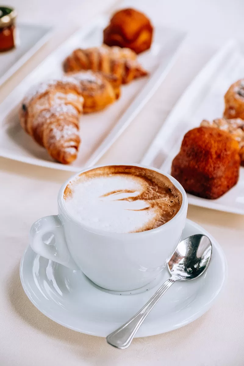 Italian Breakfast - What do Italians eat for breakfast - Capuccino and pasties