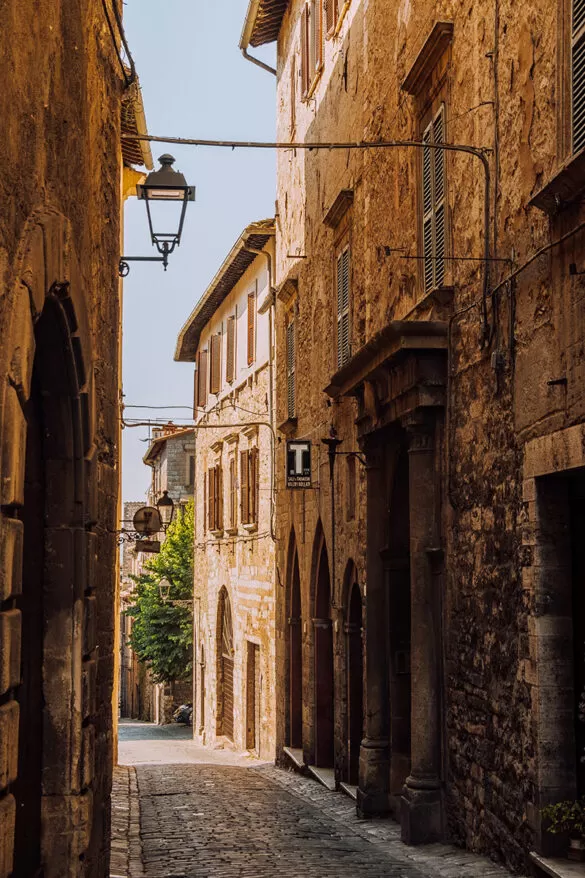 Things to do in Umbria Italy - Alley in Narni