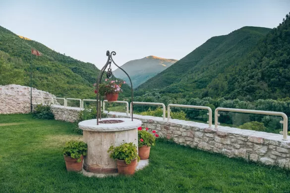 Things to do in Umbria Italy - Antica Torre Del Nera - Well on terrace