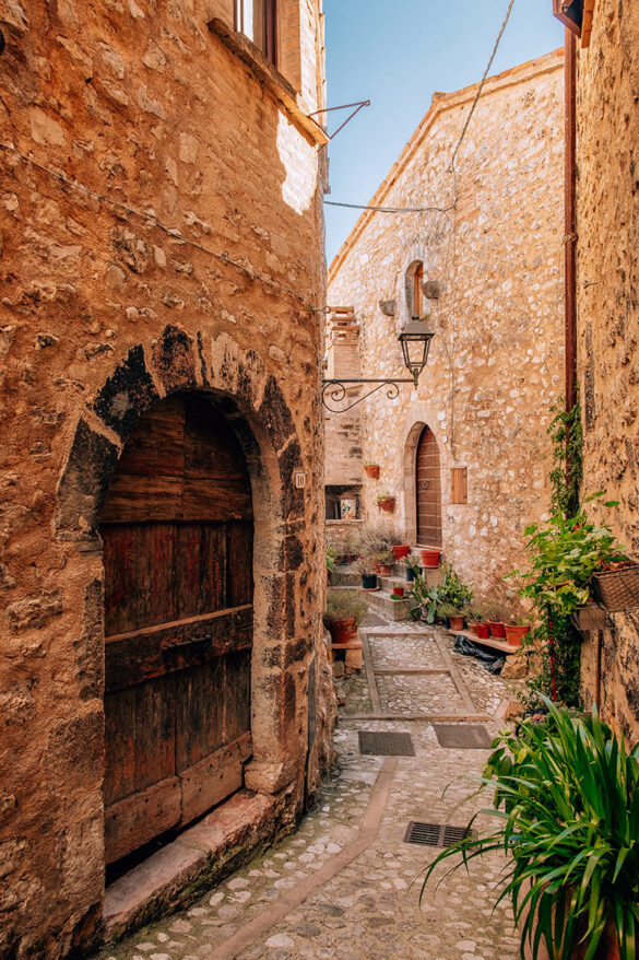 Things to do in Umbria Italy - Borghi più belli d’italia - Vallo di Nera alley