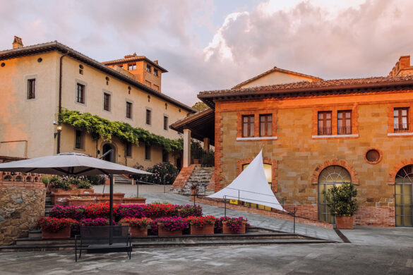 Things to do in Umbria Italy – Borgo dei Conti Resort Relais & Chateaux – Courtyard at sunset Things to do in Umbria Italy - Borgo dei Conti Resort Relais & Chateaux - Courtyard at sunset