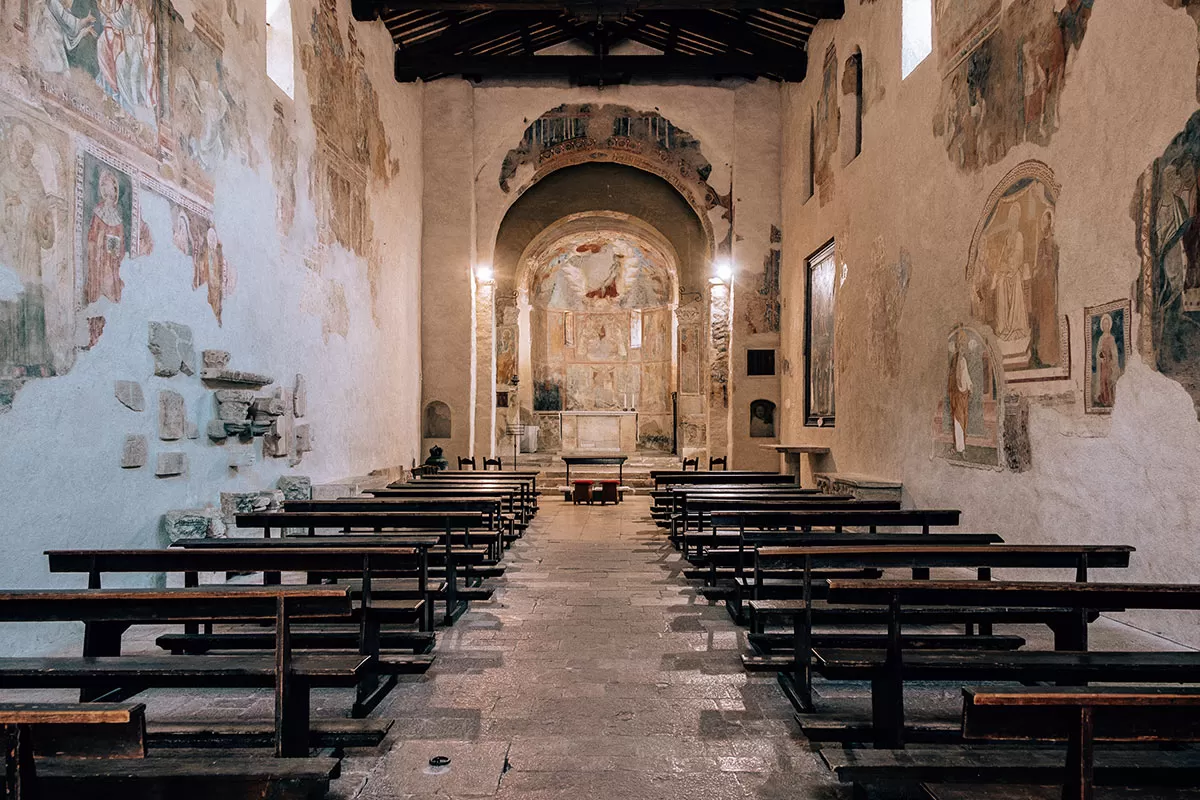 Things to do in Umbria Italy - Church of the Abbey of San Pietro in Valle - Inside