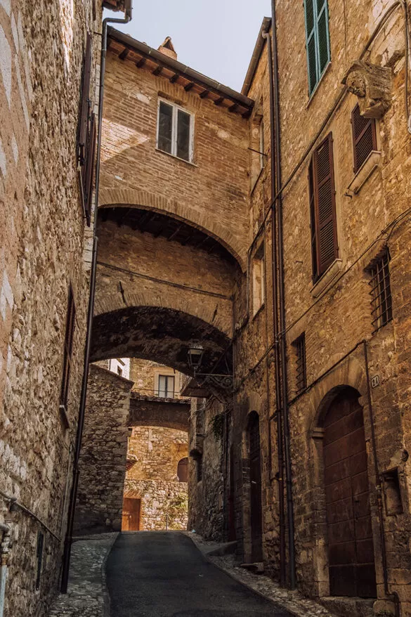 Things to do in Umbria Italy - Exploring the streets of Narni