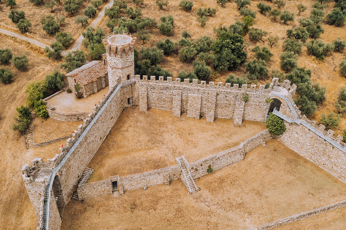 36 Wonderful Things to do in Umbria, Italy (PLUS Map of Umbria) 51 Things to do in Umbria Italy - Lake Trasimeno Fortress