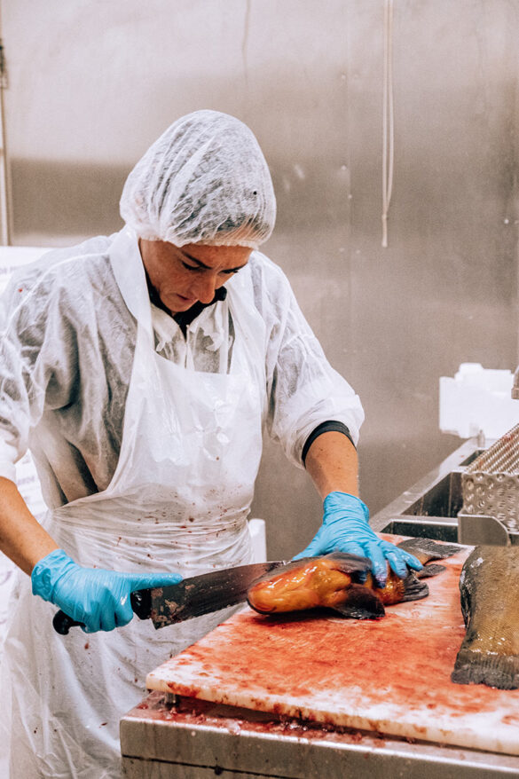 Things to do in Umbria Italy – Lake Trasimeno – Trasimeno Fishermen Cooperative – Preping fish by hand Things to do in Umbria Italy - Lake Trasimeno - Trasimeno Fishermen Cooperative - Preping fish by hand