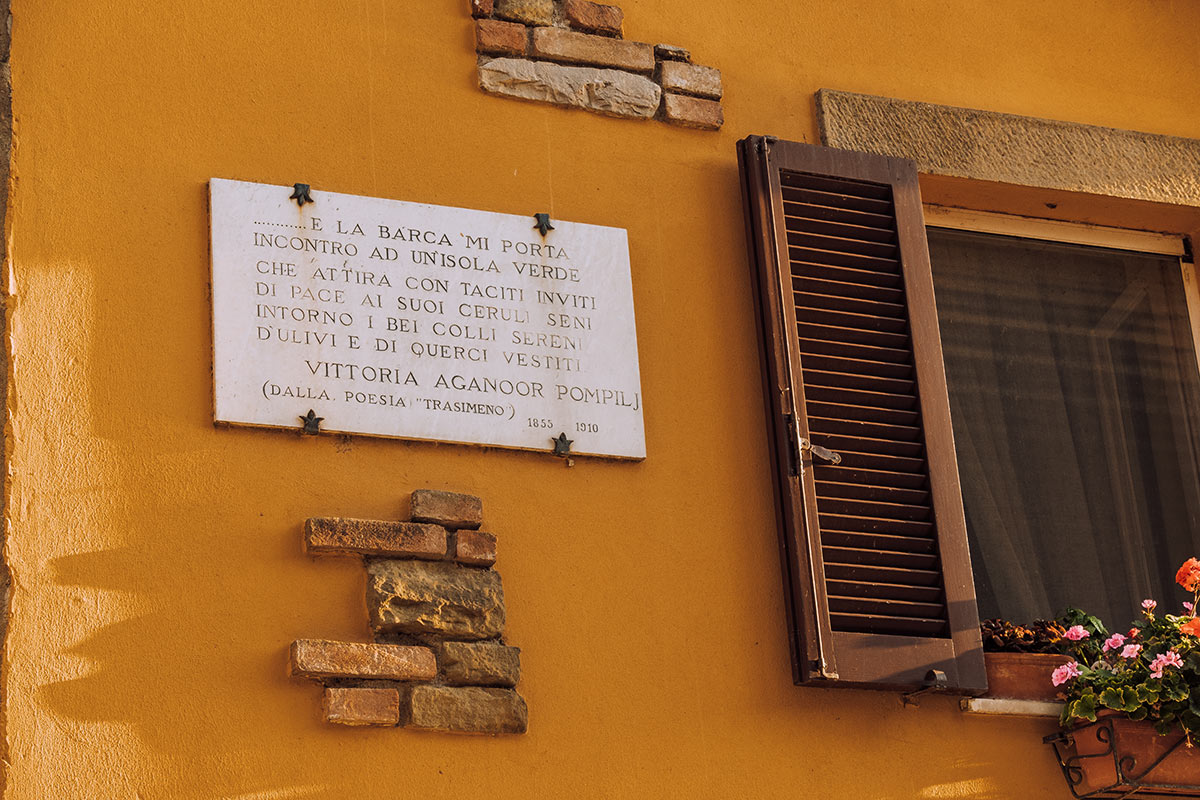 36 Wonderful Things to do in Umbria, Italy (PLUS Map of Umbria) 53 Things to do in Umbria Italy - Monte del Lago - Poem by Vittoria Aganoor Pompilj