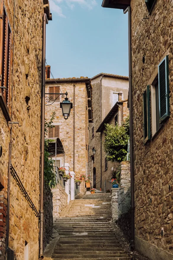 Things to do in Umbria Italy - Monte del Lago - Stairs to town