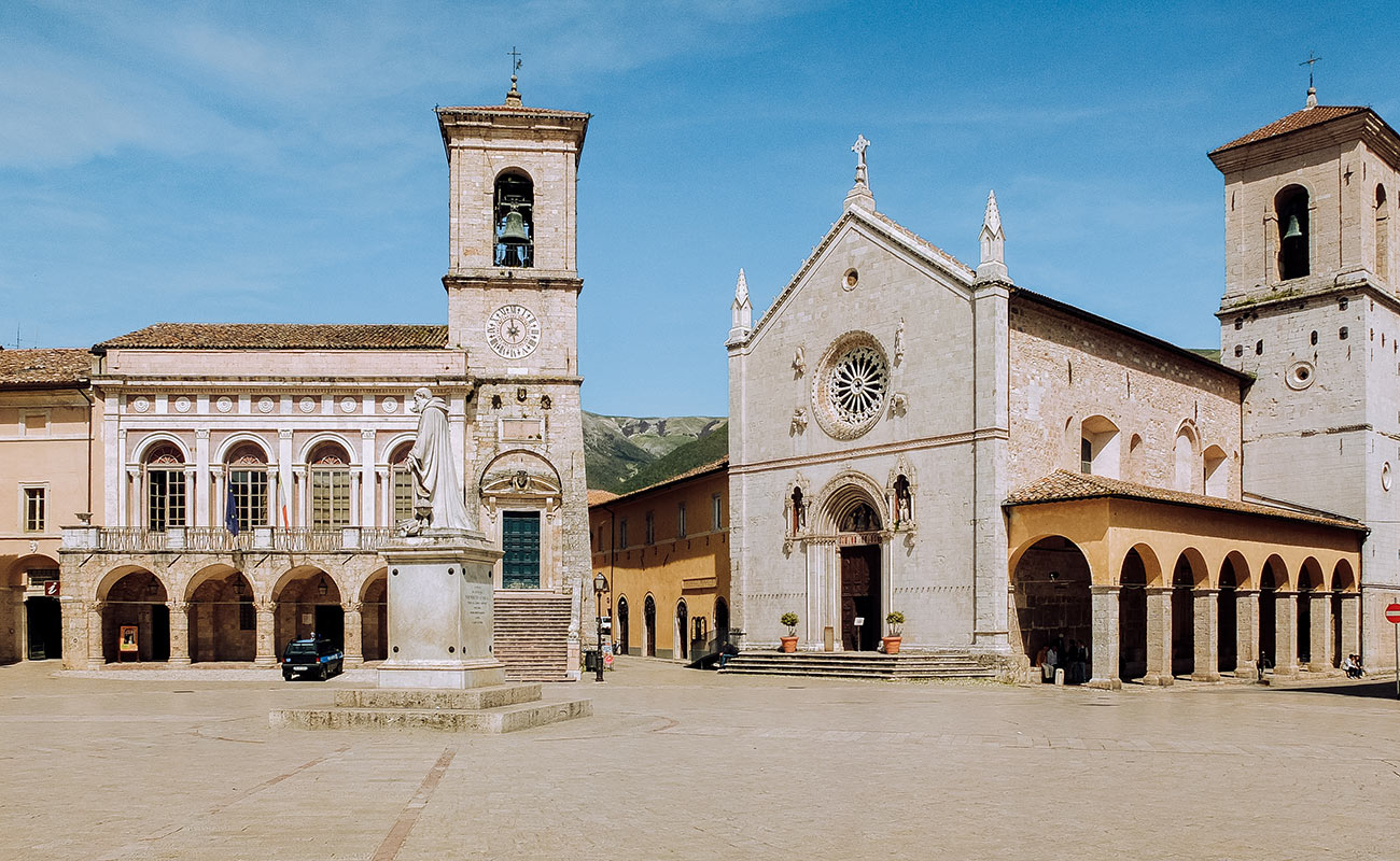 36 Wonderful Things to do in Umbria, Italy (PLUS Map of Umbria) 94 Things to do in Umbria Italy - Norcia