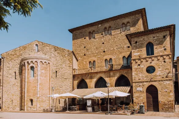 Things to do in Umbria Italy - Piazza in Bevagna