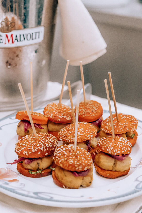 Things to do in Umbria Italy – Piermarini Ristorante – Mini burger buns Things to do in Umbria Italy - Piermarini Ristorante - Mini burger buns