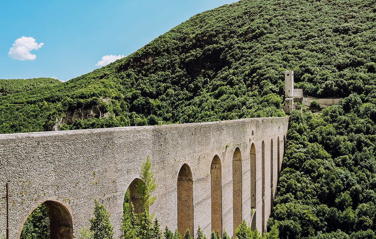 36 Wonderful Things to do in Umbria, Italy (PLUS Map of Umbria) 98 Things to do in Umbria Italy - Spoleto - Ponte delle Torri