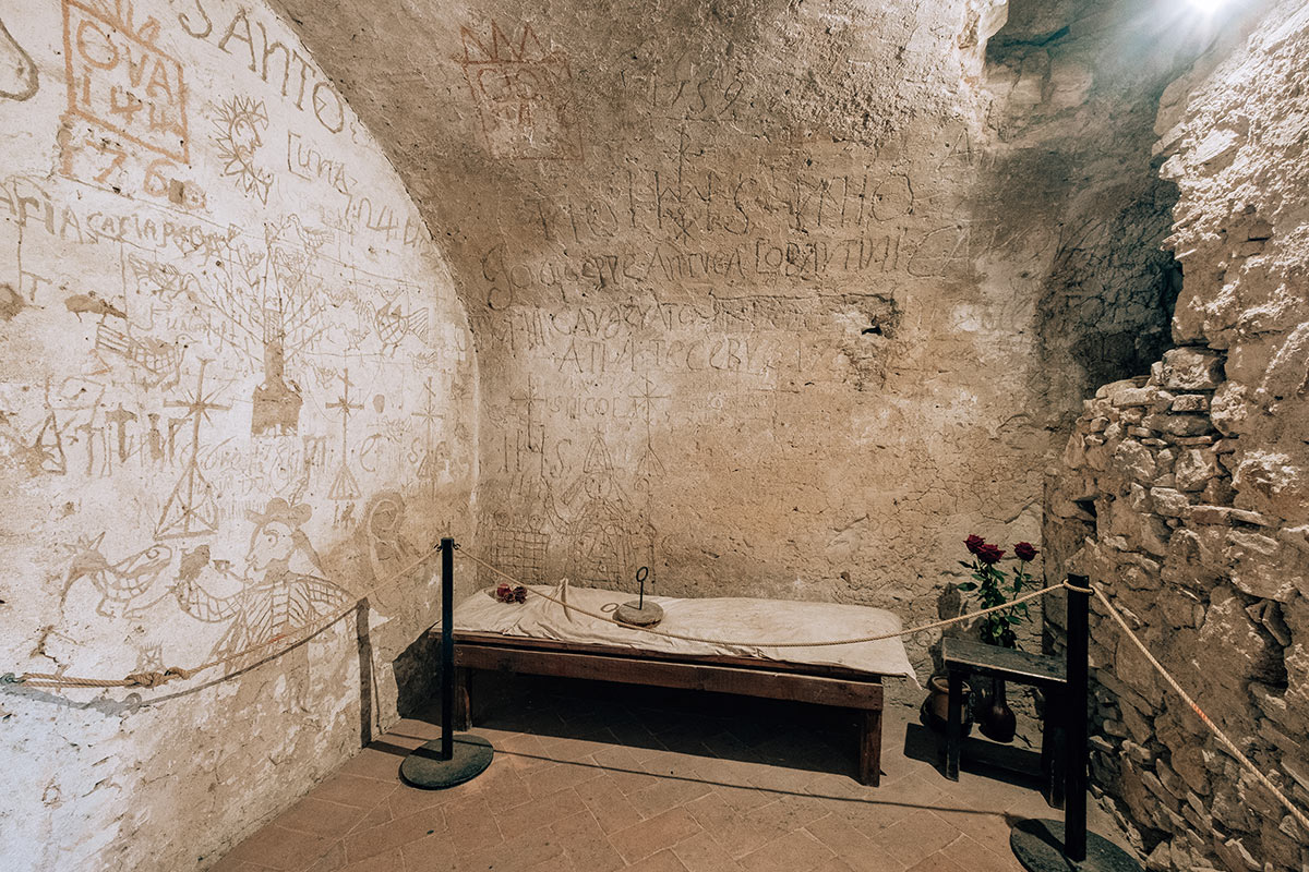 36 Wonderful Things to do in Umbria, Italy (PLUS Map of Umbria) 76 Things to do in Umbria Italy Torture chamber at Narni Sotterranea
