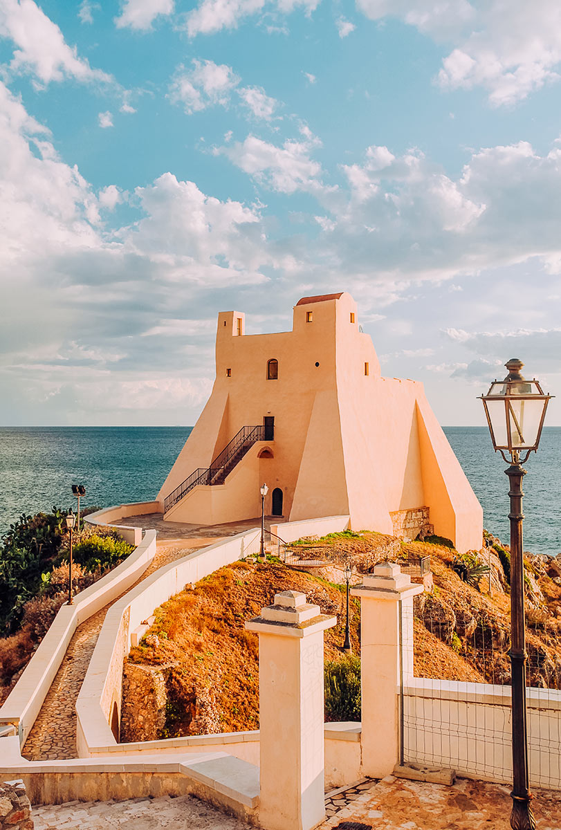 29 Amazing Day Trips from Rome By Train, Car & Guided Tour 65 Day trips from Rome, Italy - Ulysses Riviera - Sperlonga lighthouse