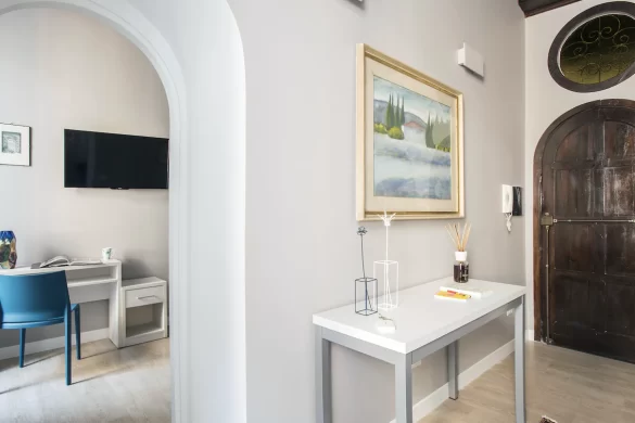BEST HOTELS Near the Trevi Fountain in Rome - Anita Apartment - Entrance hall