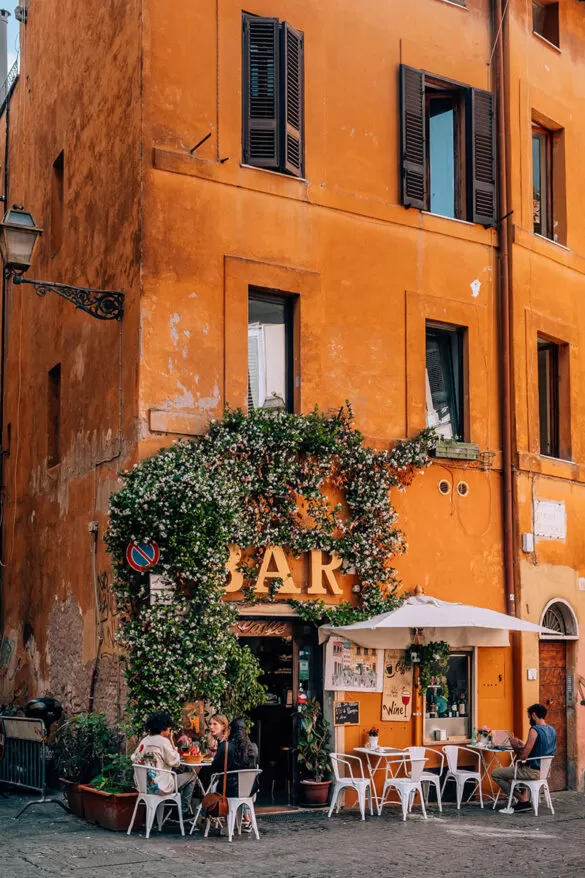 BEST Hotels in Trastevere Rome - Bar in Vicolo de’ CinquBEST Hotels in Trastevere Rome - Bar in Vicolo de’ Cinque