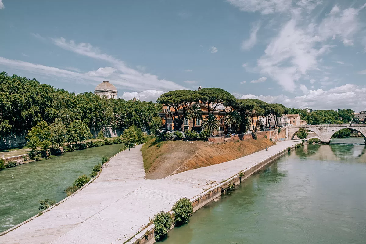 BEST Hotels in Trastevere Rome - Tiber River and Tiber Island