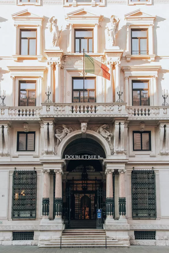 DoubleTree by Hilton Trieste - Hotel entrance