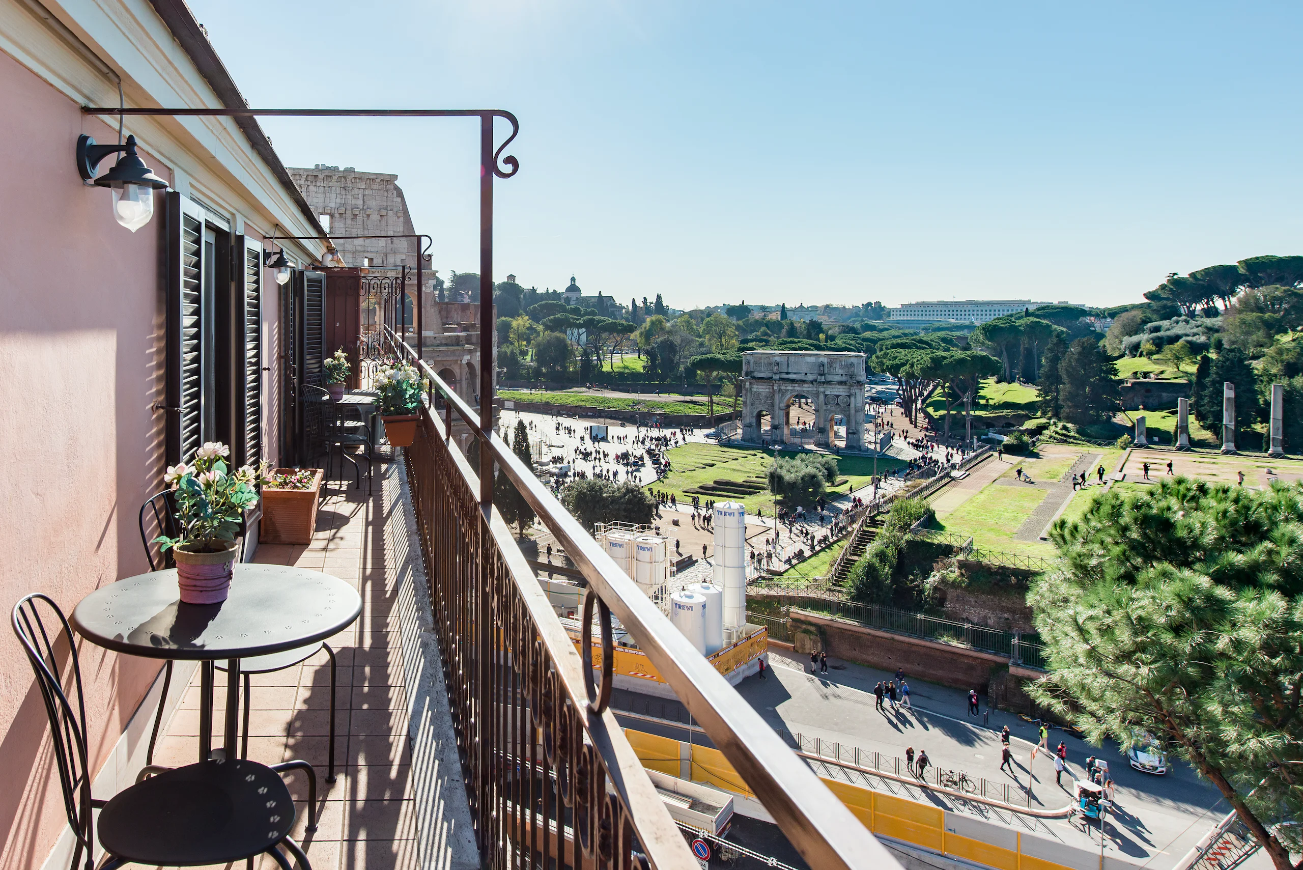 Hotels Near the Colosseum in Rome - Vista Antica - View of Roman Forum and Colosseum