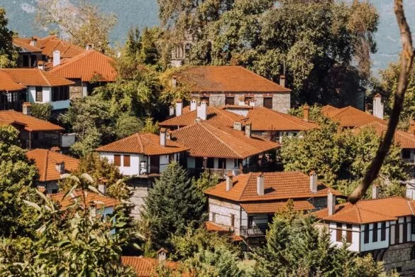 Things to do in Thessaloniki - Houses on hill in Palaios Panteleimonas