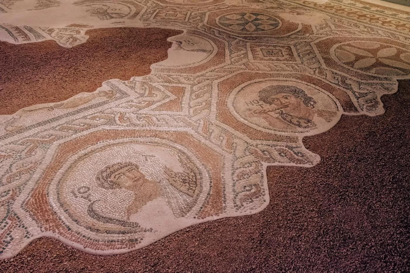 Things to do in Thessaloniki - Museum of Byzantine Culture - Male and female mosaics