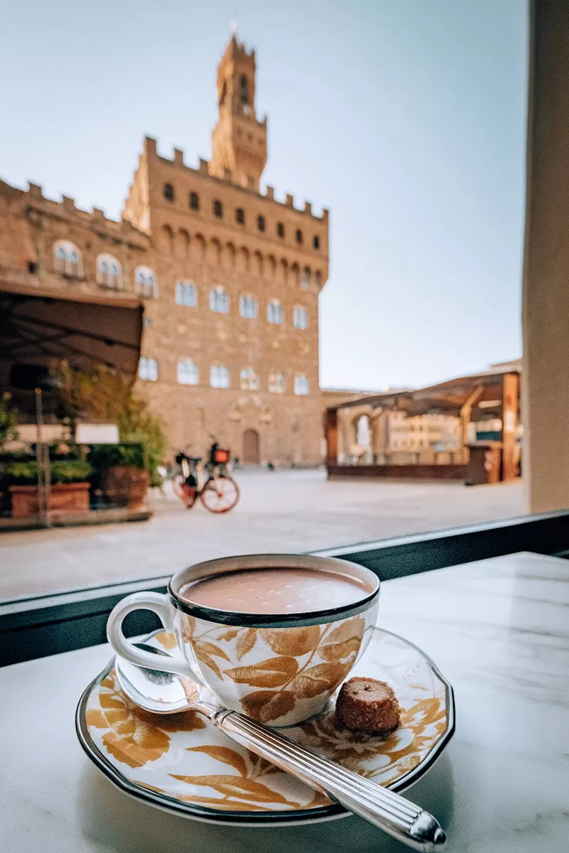 Best Aperitivo in Florence - Gucci Giardino 25 - Hot chocolate