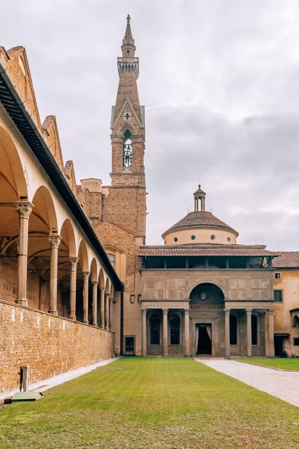Best things to do in Florence - Basilica of Santa Croce in Florence - Courtyard
