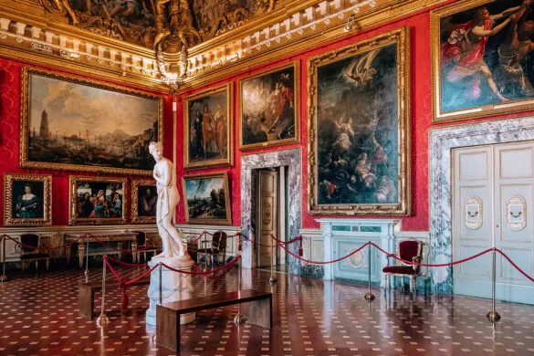 Best things to do in Florence - Pitti Palace room