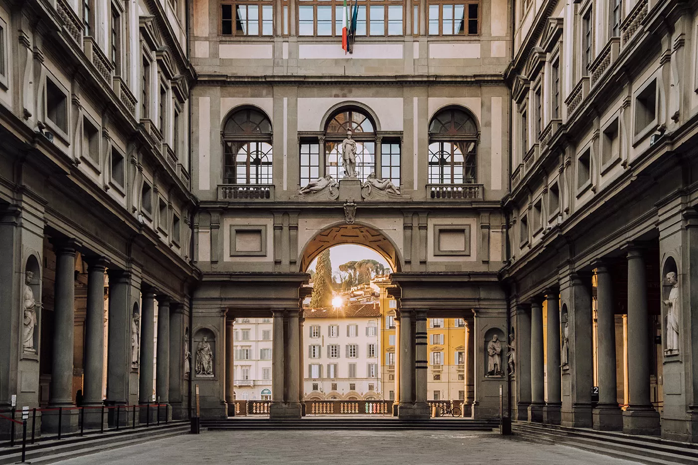 Florence tips - Uffizi Gallery Courtyard