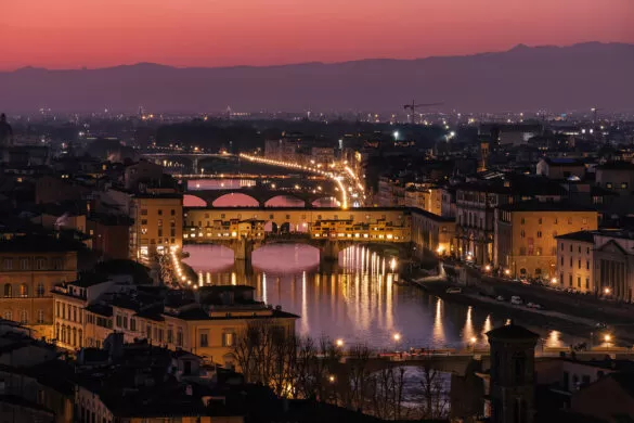 Free Things to do in Florence - Ponte Vecchio from Piazzale Michelangelo at Sunset
