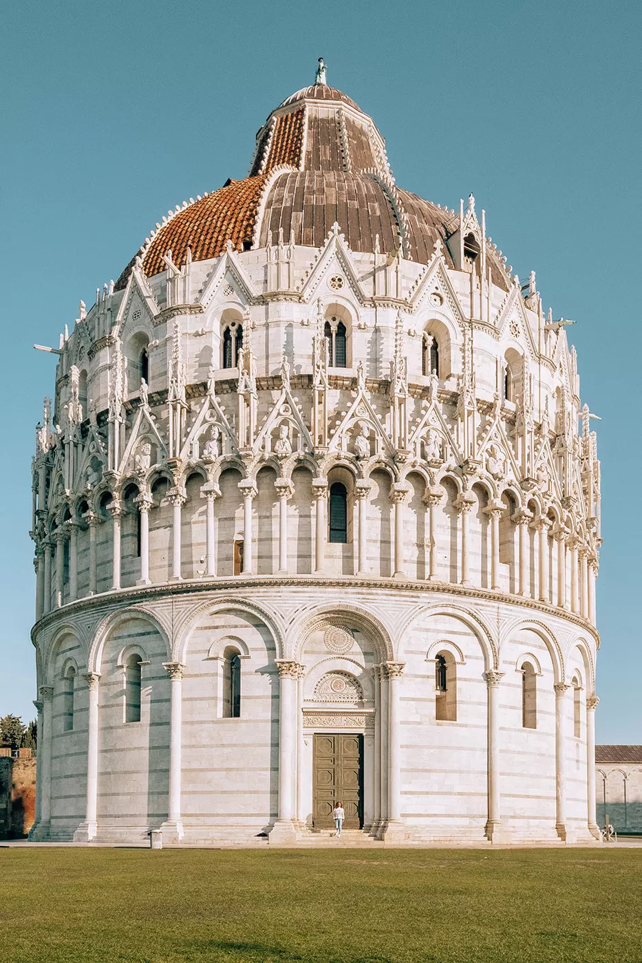Things to do in Pisa Italy - Piazza dei Miracoli - Michele standing outside Baptistery