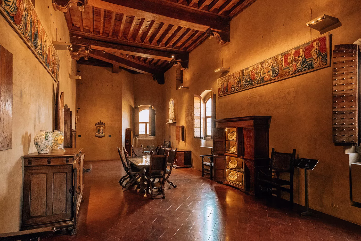 Unique Things to Do in Florence - Palazzo Davanzati - Dining room