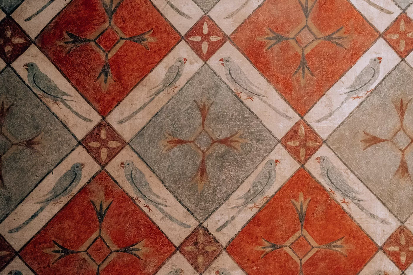21 Unique Things to Do in Florence 2025 // Hidden Gems, Quirky Attractions & Tours 58 Unique Things to Do in Florence - Palazzo Davanzati - Wall decorations
