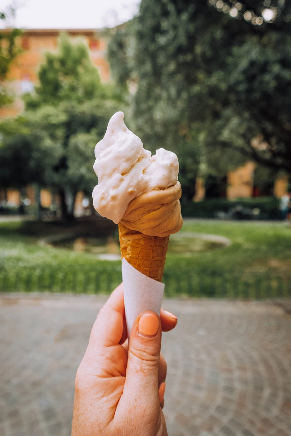 Things to Do in Bologna - Eat a gelato at Cremeria Cavour