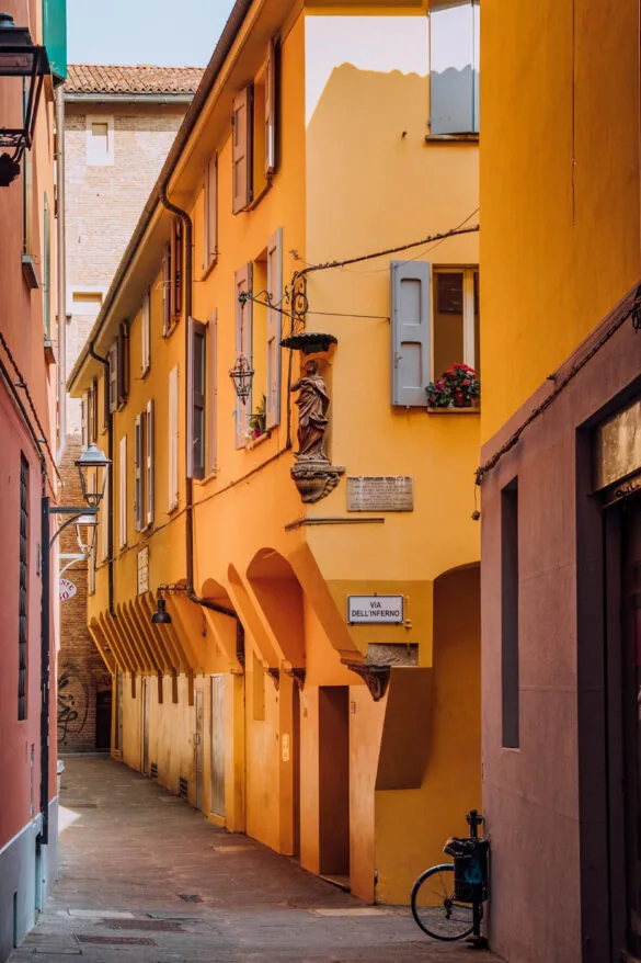 Where to Stay in Bologna - Ghetto Ebraico - Jewish Ghetto - Via dell'Inferno