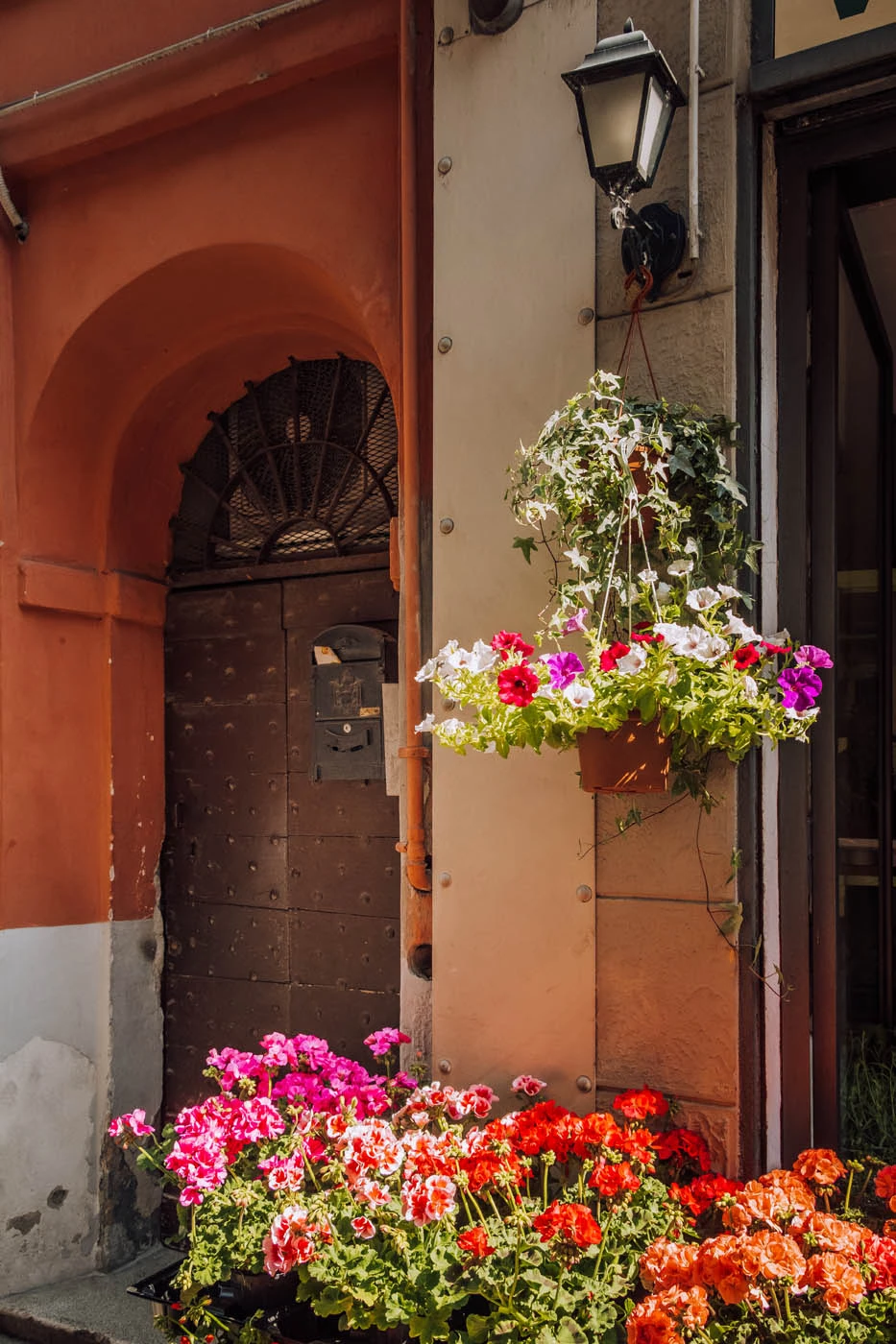 BEST Things to do in Parma Italy - Florist at Mercato della Ghiaia