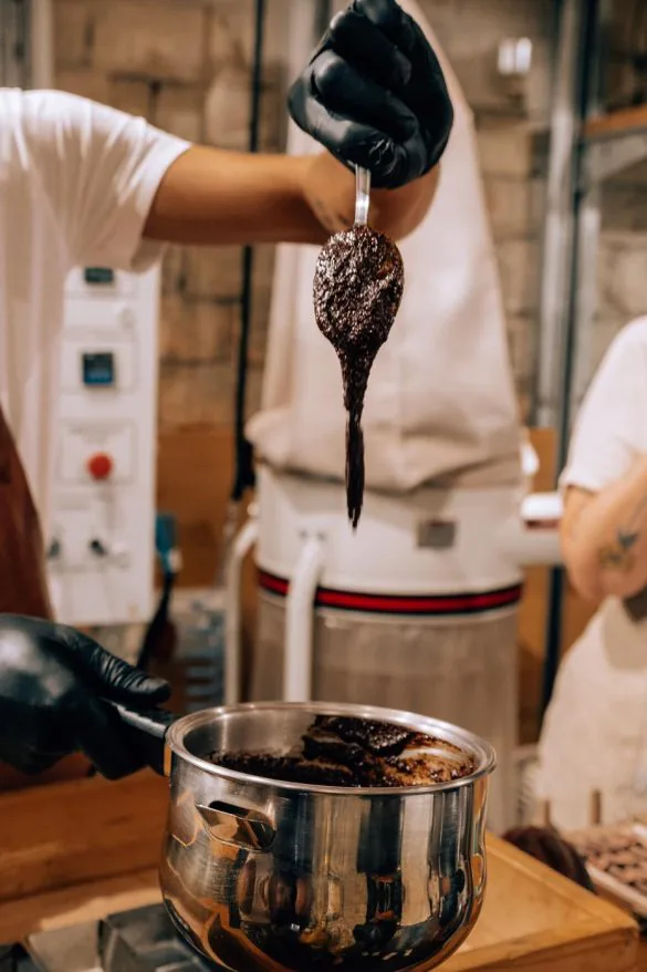 Things to do in Modica Sicily – Antica Dolceria Bonajuto – Chocolate dripping Things to do in Modica Sicily - Antica Dolceria Bonajuto - Chocolate dripping